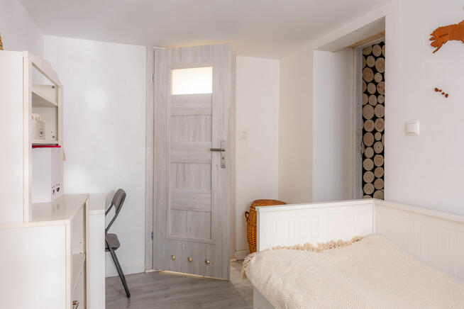 Uroczy azyl z potencjałem budowlanym