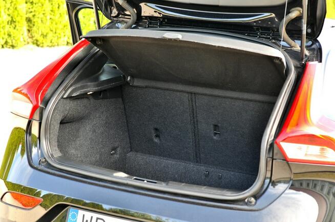 Volvo V40 2.0 T2 122KM RDesign Panorama Skóra Full Led Kamera Digital