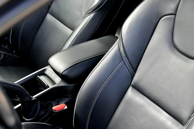 Volvo V40 2.0 T2 122KM RDesign Panorama Skóra Full Led Kamera Digital