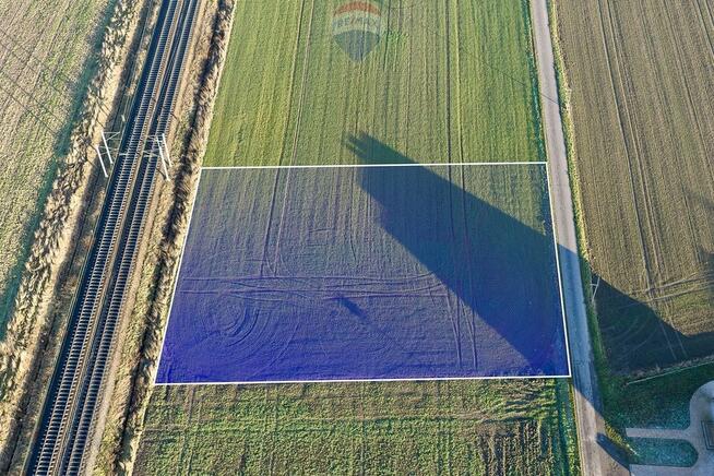 Działka 2.500 m², możliwość zabudowy mieszkaniowej