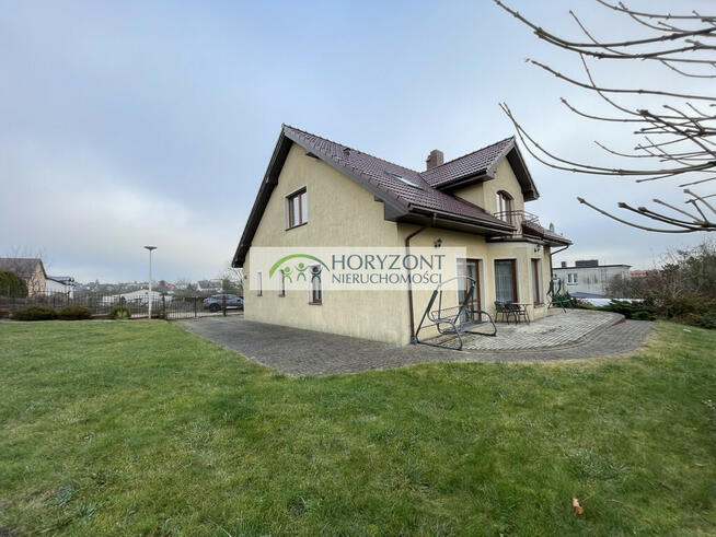 Piękny dom z ogrodem w centrum Żukowa