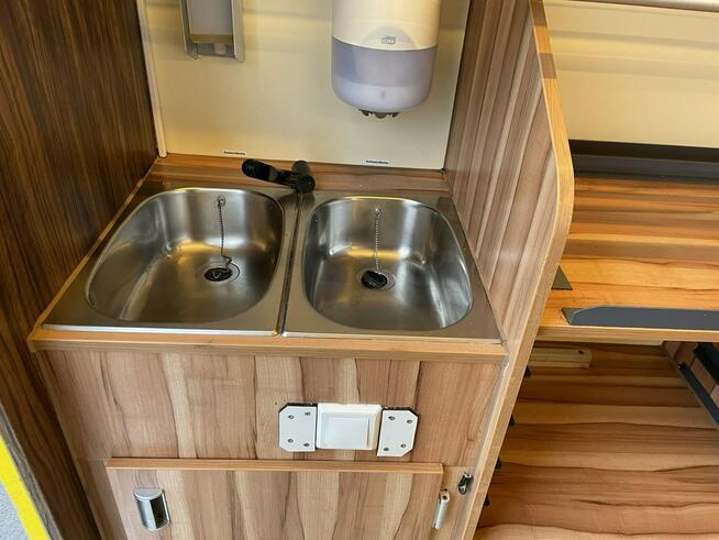 Renault Master Autosklep pieczyw Sklep Gastronomiczny Food Truck Foodtruck Borco 2016