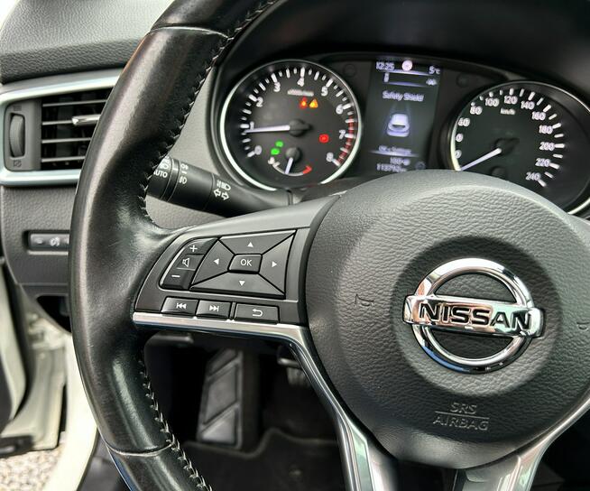 Nissan Qashqai LED, Grzane Fotele/Szyba, Asystenci, Czyt. Znaków, Kamera 360,Panorama