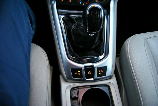 Opel Antara REJ-PL* 4x4* NAVI-PL * Ksenony *HAK * Grzana SKÓRA * Opony zimowe