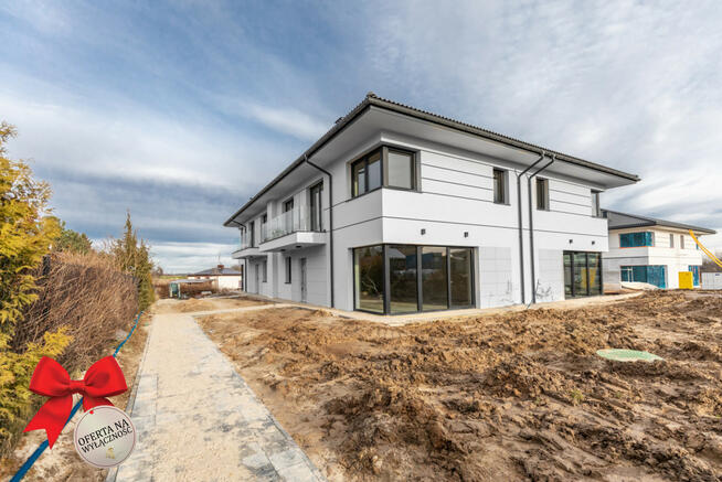 Dom Lublin Szerokie, Ustronna