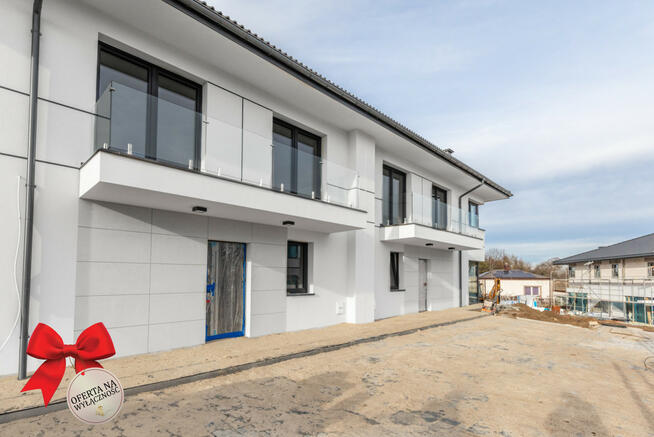 Dom Lublin Szerokie, Ustronna