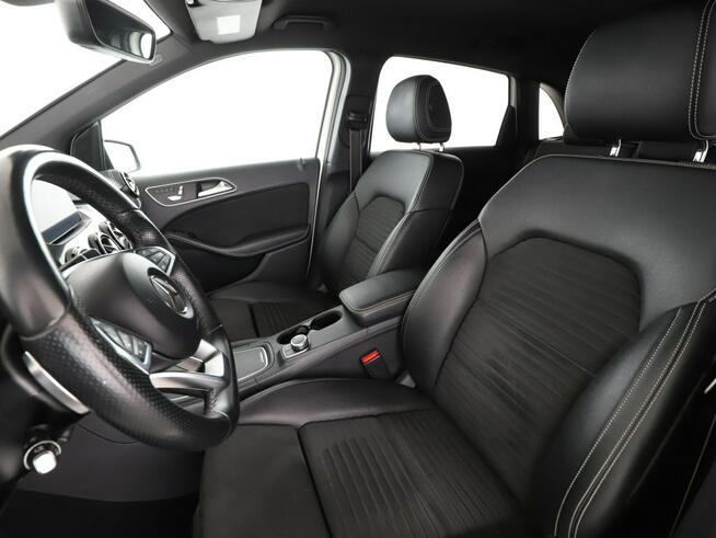 Mercedes B 220 4x4 automat full LED navi klima auto kamera i czujniki parkowania el.