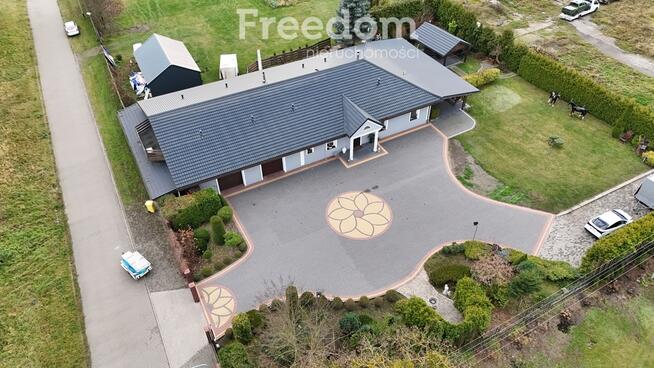 Dom z unikatowym wnętrzem i dużą przestrzenią