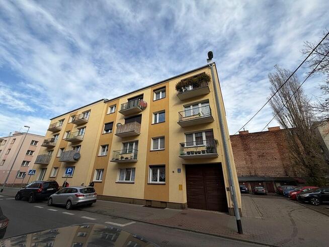 Mieszkanie o pow. 78.80m2, parter, do remontu, ul. Fabryczna