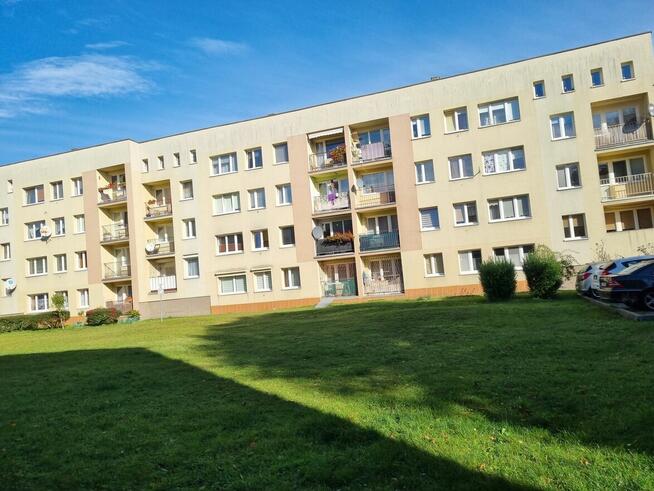 Wynajmę kawalerkę na dłużej z miejscem postojowym