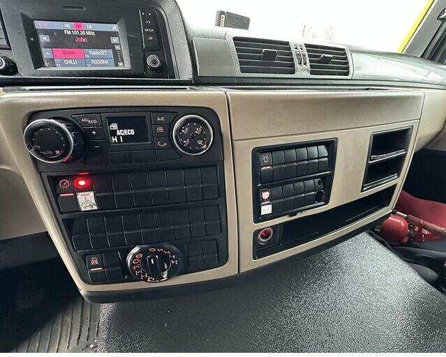 SAMOCHÓD CIĘŻAROWY MARKI MAN TGS 41.460