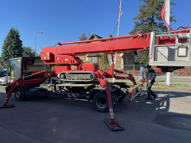 Man Podnośnik koszowy zwyżka na gąsienicach TEUPEN LIFT LEO 30H.