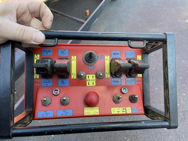 Man Podnośnik koszowy zwyżka na gąsienicach TEUPEN LIFT LEO 30H.