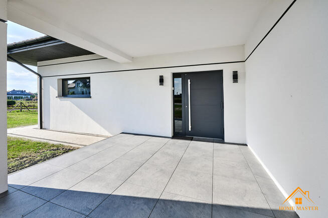 dom przy jeziorze z dużą działką