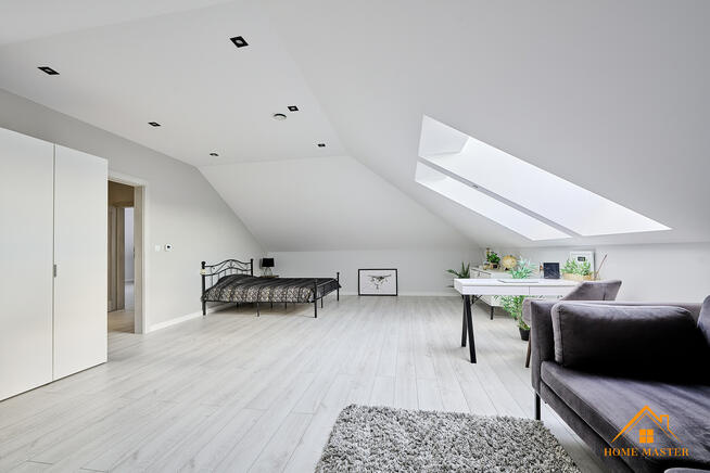 dom przy jeziorze z dużą działką