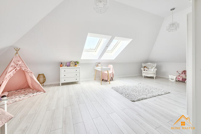 dom przy jeziorze z dużą działką