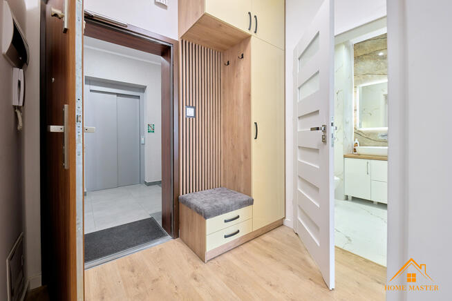 wyposażone z miejscem postojowym