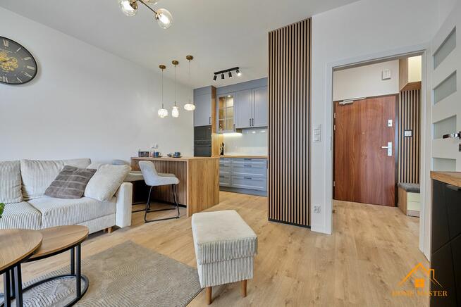 wyposażone z miejscem postojowym