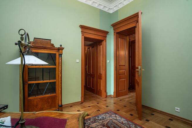 Dwór w Książniczkach, do zamieszkania / 10 minut od Krakowa