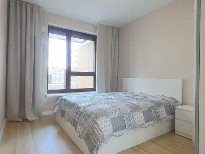 2 pokoje z miejscem w garażu- Białej Floty 4A