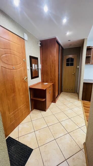 Mieszkanie 2 - pokojowe w niskim bloku.