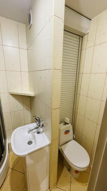 Mieszkanie 2 - pokojowe w niskim bloku.