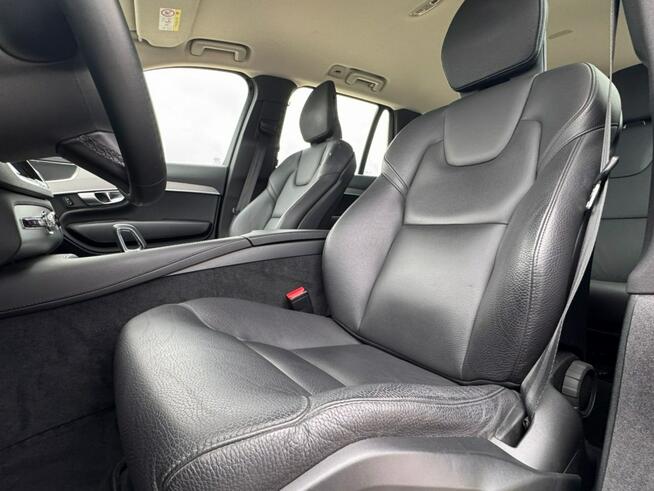 Volvo XC 90 Bezwypadkowy / Drugi Właściciel / Aktywny Tempomat / KeyLess /FV 23%