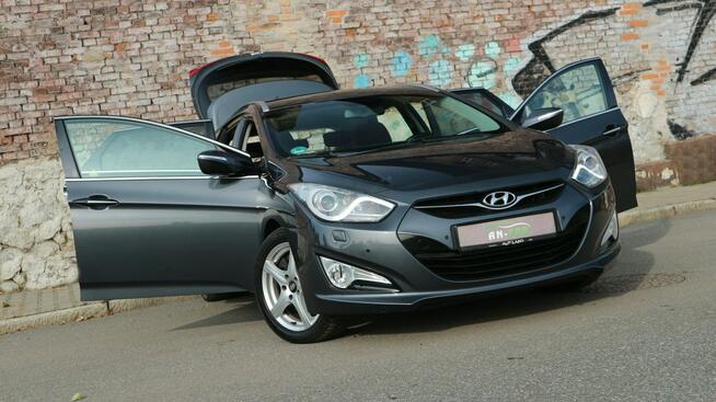 Hyundai i40 -INFINITY-Bi-ksenony-Nawigacja-Kamera-Grzane Fotele-Multifunkcja