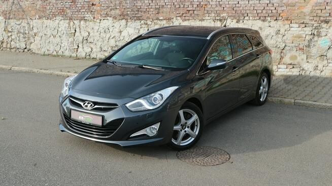 Hyundai i40 -INFINITY-Bi-ksenony-Nawigacja-Kamera-Grzane Fotele-Multifunkcja