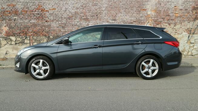 Hyundai i40 -INFINITY-Bi-ksenony-Nawigacja-Kamera-Grzane Fotele-Multifunkcja