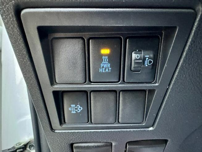 Toyota Hilux / SALON PL / 128 tys.km / 2,4-150KM / 4 x 4 / KLIMA / GWARANCJA