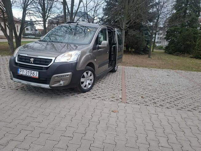 Peugeot Partner Tepee 1.2 Outdoor - Benzyna - Ręczna - 110 hp -