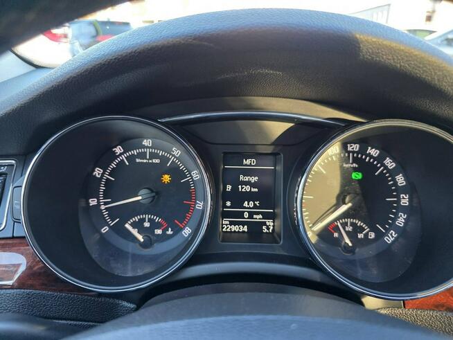 Škoda Superb 1.8 TSI 160 KM, Automat DSG, Skóra z Alkantarą, Nawigacja, Klima, ALU