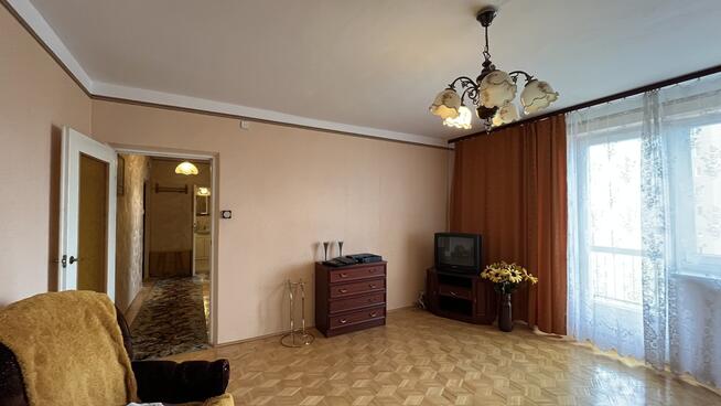 Gocław 2 pokoje 54 m 2, gotowe do zamieszkania.