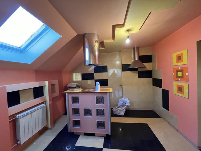 Dom 286 mkw z częścią handlową 230 mkw w Dęblinie.