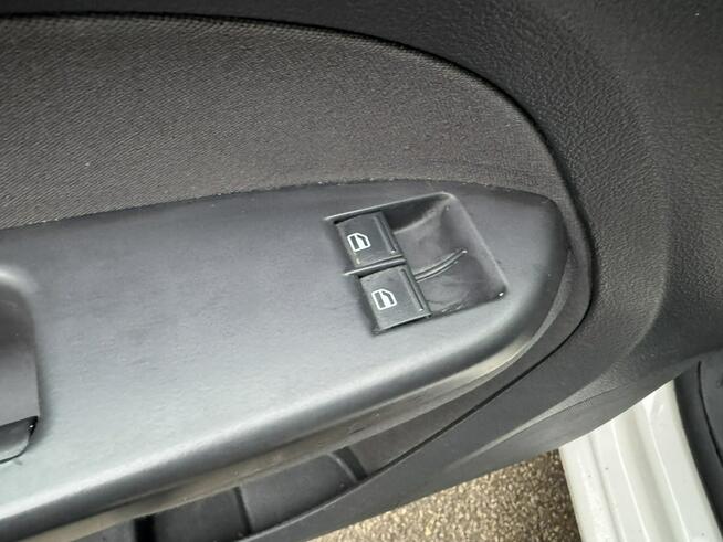 Volkswagen Caddy MAXI, 4Motion, Klimatyzacja, 2 kpl. kół, 7 osobowy, PDC