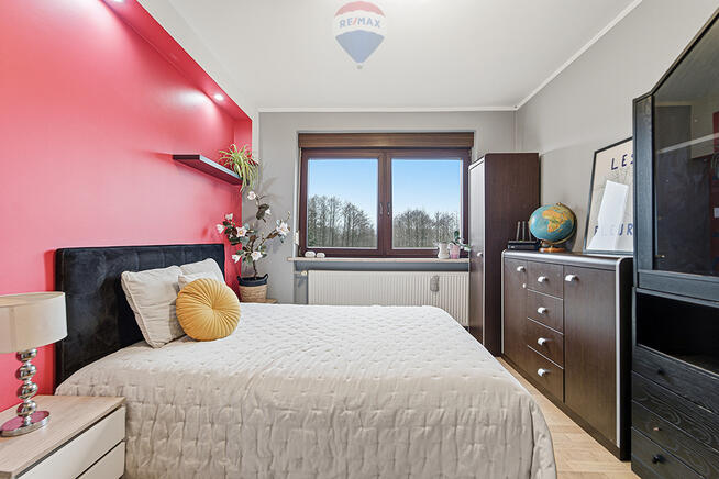 Rodzinny dom z ogrodem i stawem