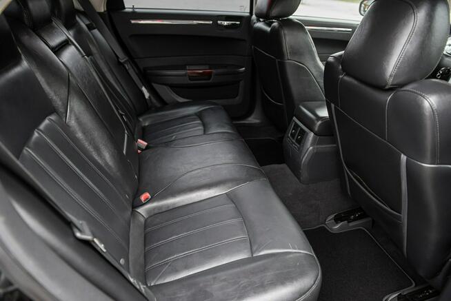 Chrysler 300C Luxury ! 2.7i V6 193KM ! Super Stan ! po Opłatach !