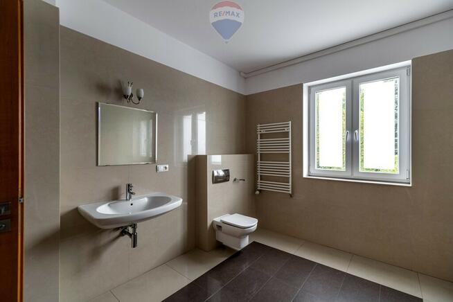 900m od Pałacu na cele komercyjne lub mieszkaniowe