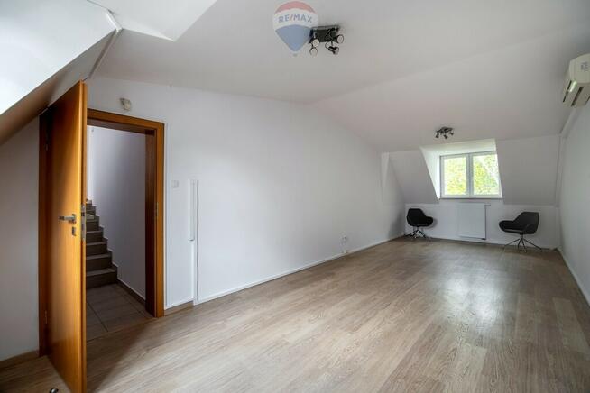 900m od Pałacu na cele komercyjne lub mieszkaniowe