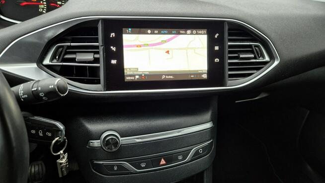 Peugeot 308 1.2 110KM Kamera Nawigacja Perła Alufelgi 17 Tempomat