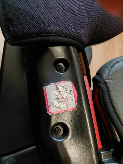 Dzieciecy fotelik samochodowy