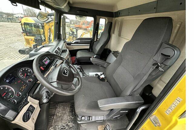 SAMOCHÓD CIĘŻAROWY MARKI MAN TGS 41.460