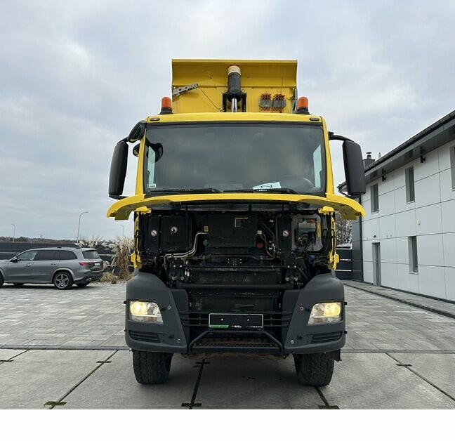 SAMOCHÓD CIĘŻAROWY MARKI MAN TGS 41.460