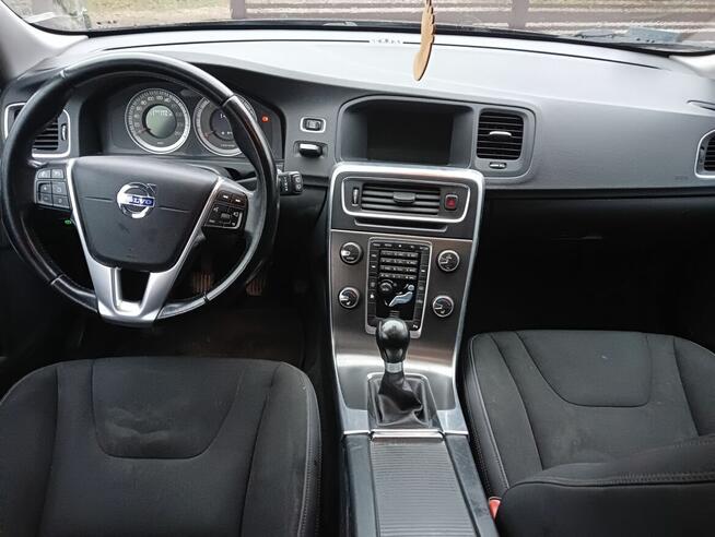 volvo v60 2011 d3 163KM