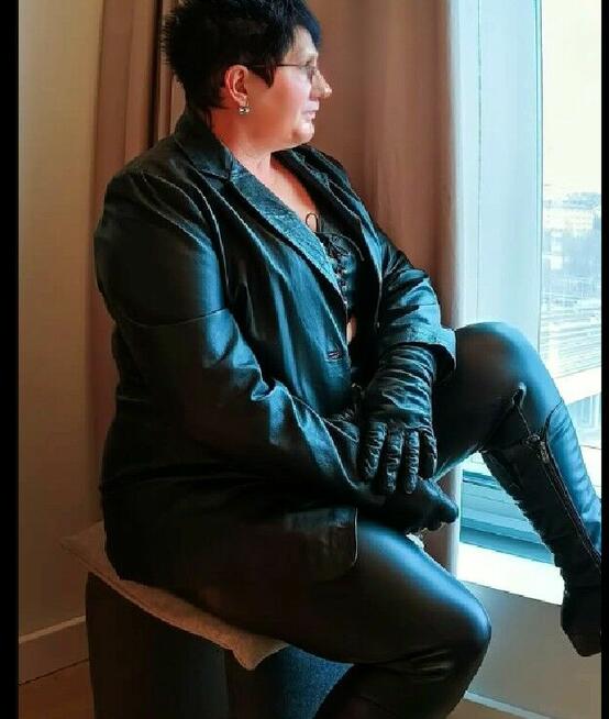 Starsza pozna młodszego