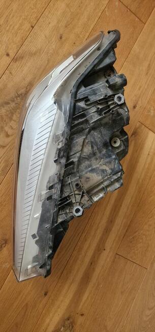 Prawa lampa reflektor do BMW G30 rok 2018 stan bdb