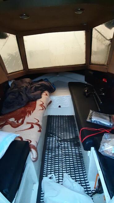 Łódź wedkarska kabinowa