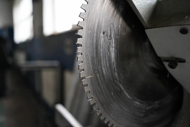 Piła jednogłowicowa ALUMA LMS