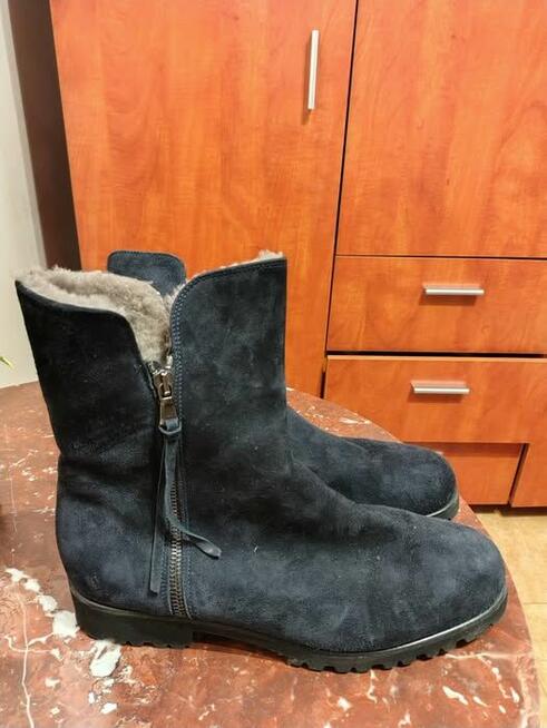 sprzedam botki ocieplane zamszowe